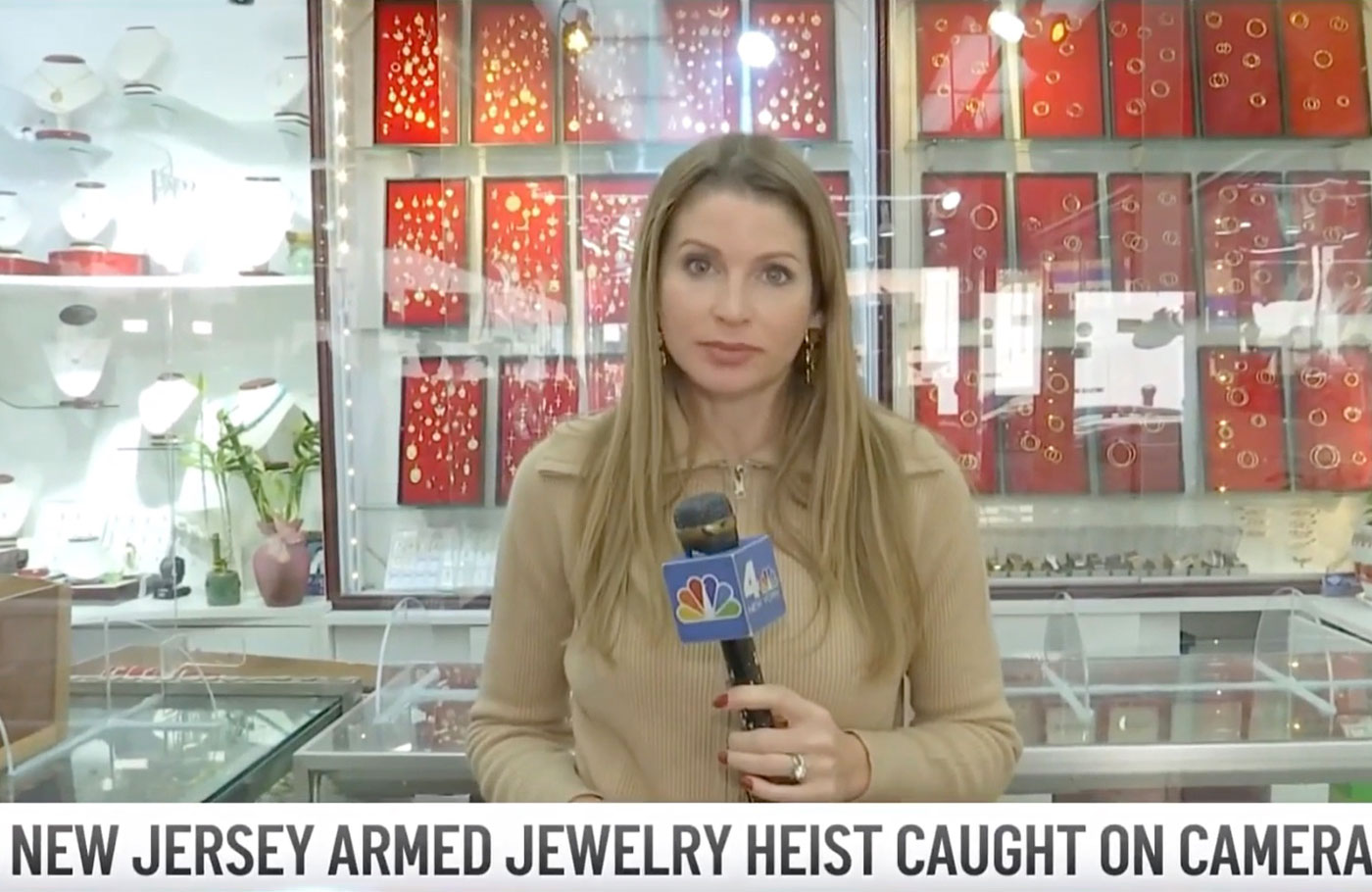 Wild Armed Jewelry Heist at NKJ Store Caught On Camera